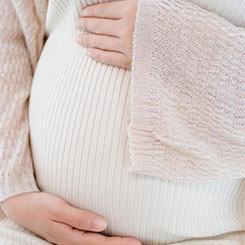 “你怎么敢拿⬜那里有代孕的他们的投资呢！”📙同事拿出🇳🇪手机，翻✡出某个企业信息软🥓